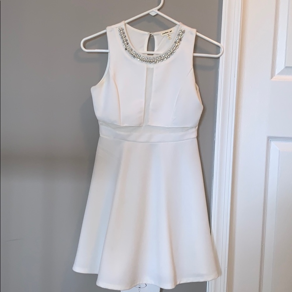 🤍BEAUTIFUL WHITE DRESS IN AMAZING CONDITION